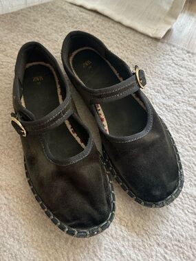 Zara Kids Velvet Mary Jane Flats EU 33 US 2/2.5 Dark Olive Black Shoes